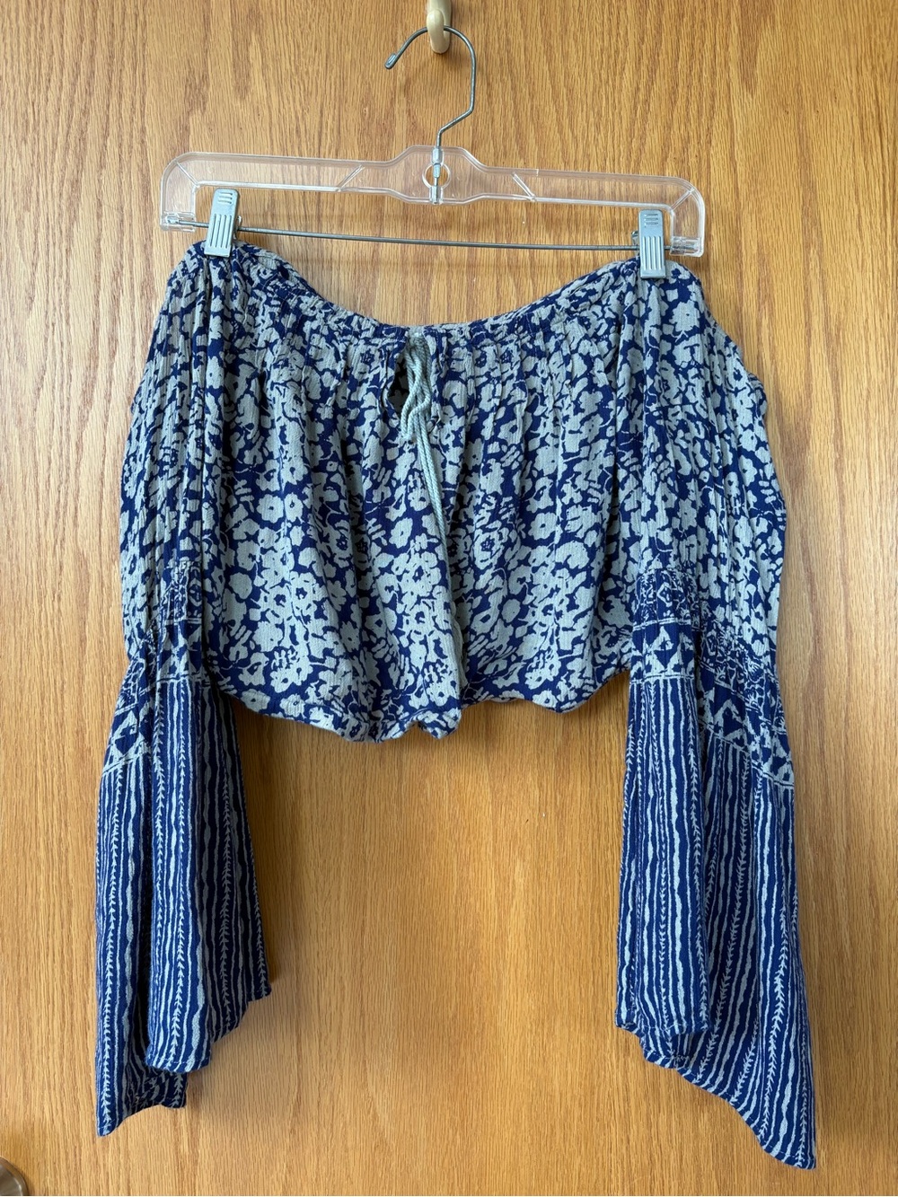 Free People Navy and White Off-Shoulder Floral Crop Top Size Small